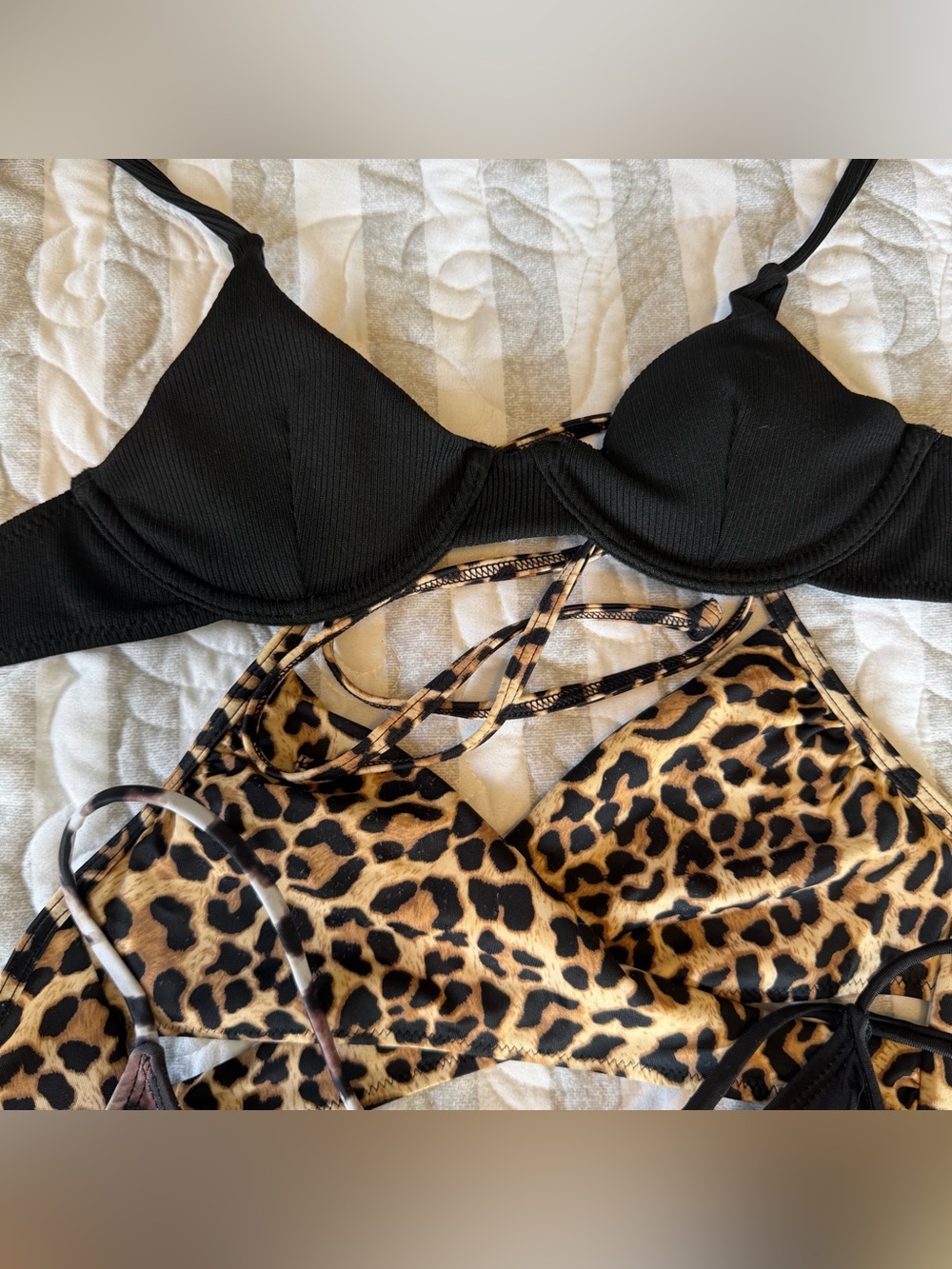 Various XS Bikini Tops - 4 pieces - Picture 4 of 12